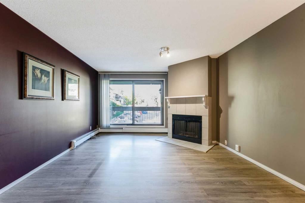 425, 10120 Brookpark Boulevard SW, Calgary — photo 2 of 26