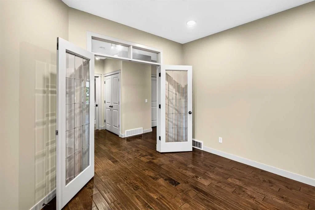 74 Autumn Circle SE, Calgary — photo 4 of 45