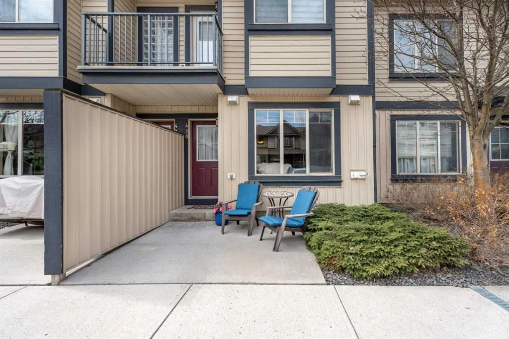 410, 121 Copperpond Common SE, Calgary — photo 2 of 42