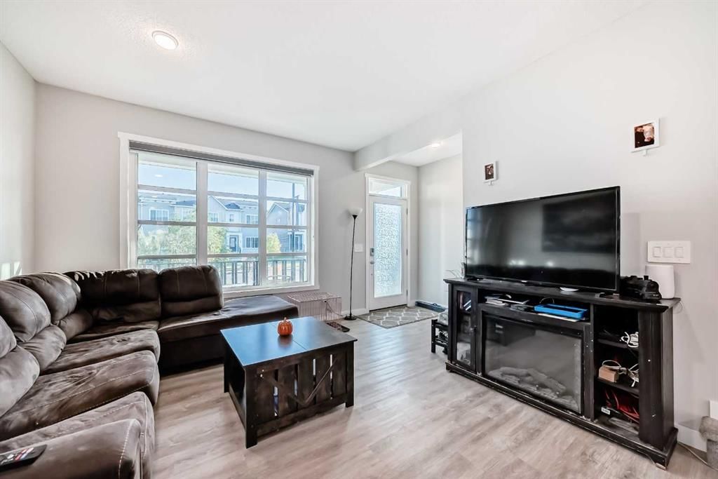7468 202 Avenue SE, Calgary — photo 4 of 40