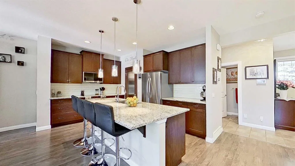 31 Ravenslea Crescent SE, Airdrie — photo 4 of 50