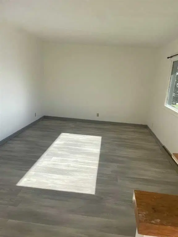 120 54 Avenue NW, Calgary — photo 5 of 12