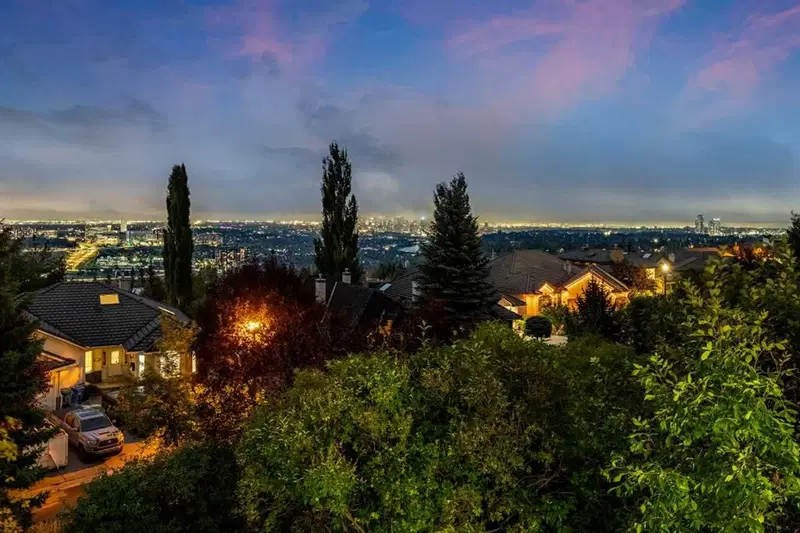12 Patina Hill SW, Calgary — main listing photo