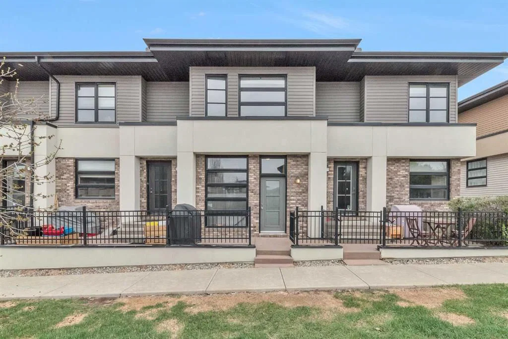 55 Aspen Hills Green SW, Calgary — main listing photo