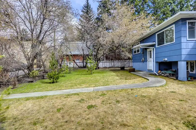 928 Durham Avenue SW, Calgary — photo 5 of 7