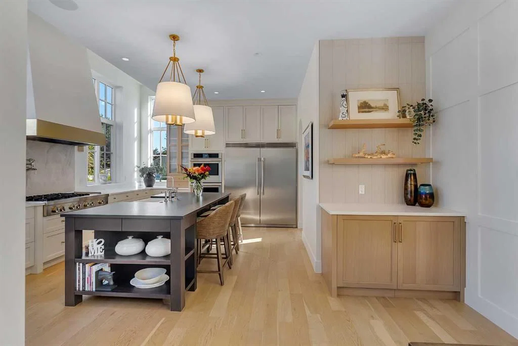 370 Capri Crescent NW, Calgary — photo 5 of 37