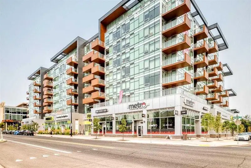 826, 110 18A Street NW, Calgary — main listing photo