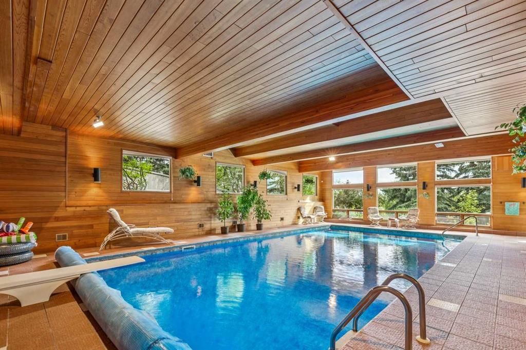 20 Silver Creek Place NW, Calgary — photo 4 of 50