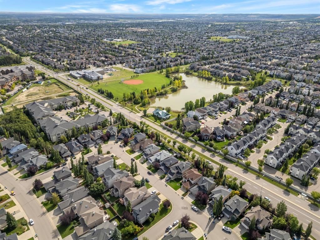 41 Evercreek Bluffs Crescent SW, Calgary — photo 2 of 49