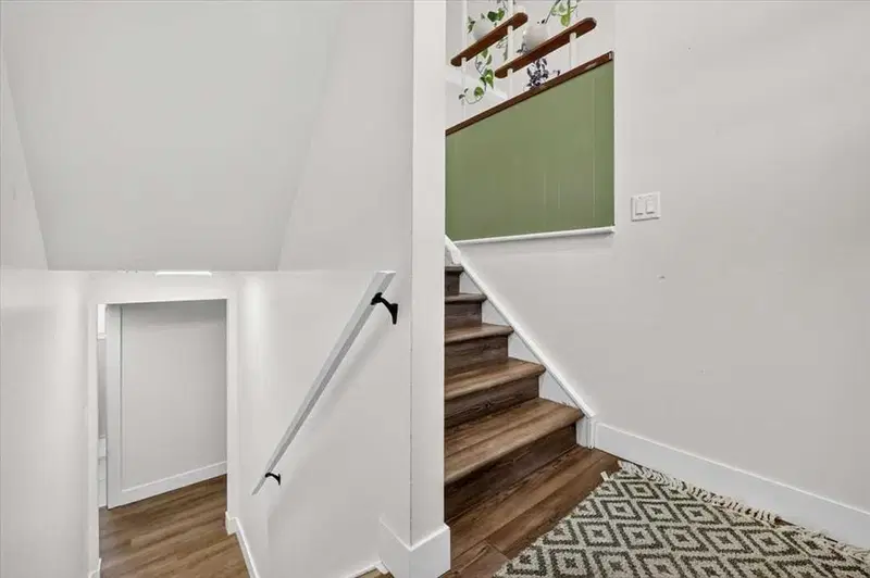 1011 32 Street SE, Calgary — photo 3 of 50