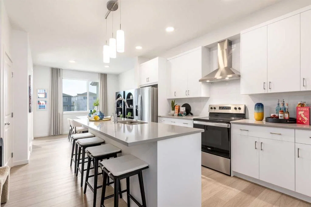 20584 Sheriff King Street SW, Calgary — main listing photo