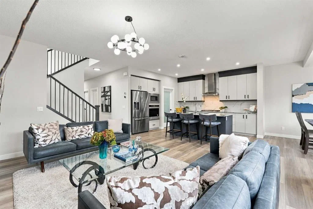 70 Creekside Avenue SW, Calgary — photo 3 of 48