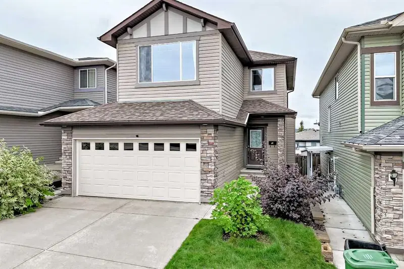 27 Pantego Way NW, Calgary — photo 2 of 50