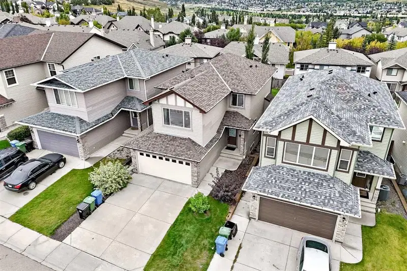 27 Pantego Way NW, Calgary — photo 3 of 50