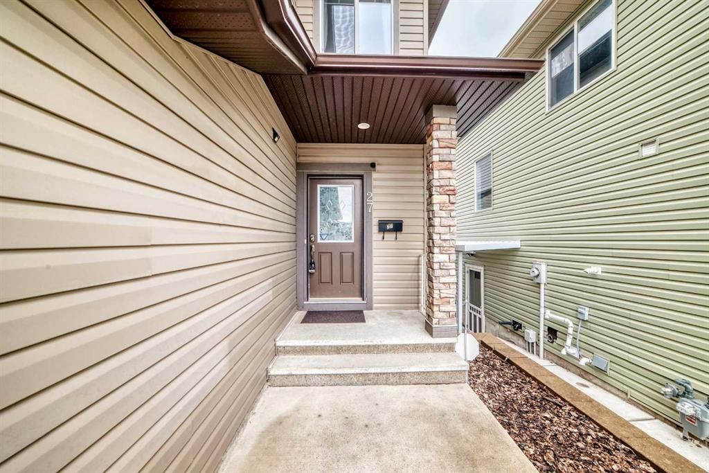 27 Pantego Way NW, Calgary — photo 5 of 50