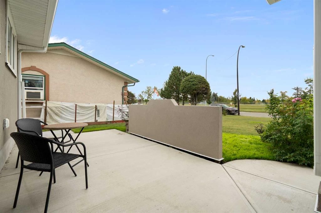 5259 Rundleview Road NE, Calgary — photo 4 of 41