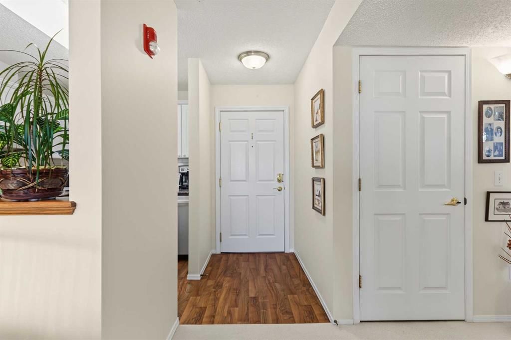 #, 3308 Sienna Park Green SW, Calgary — photo 4 of 32