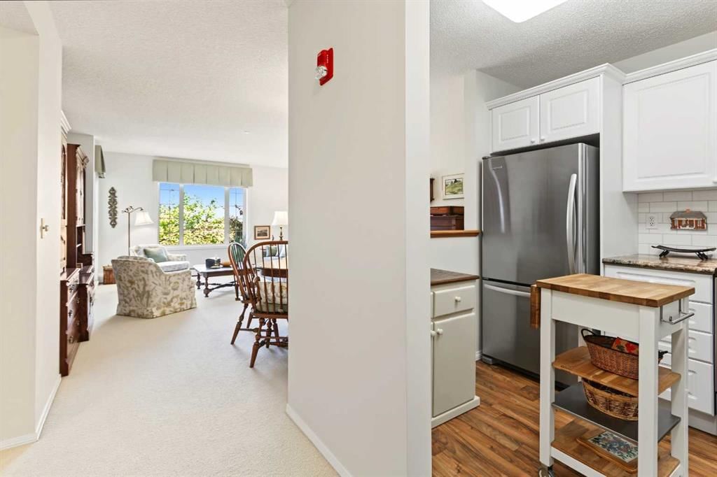 #, 3308 Sienna Park Green SW, Calgary — photo 5 of 32