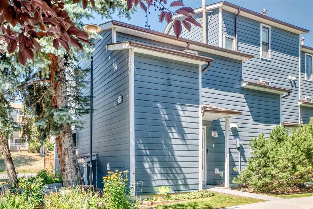 1, 208 Grier Terrace NE, Calgary — photo 2 of 50