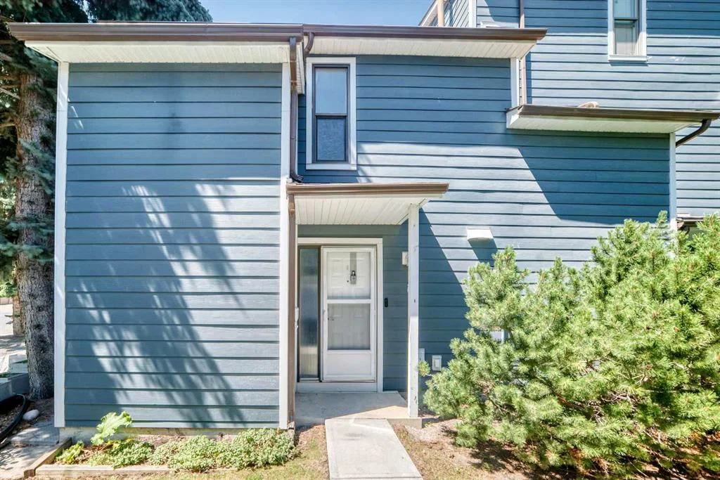 1, 208 Grier Terrace NE, Calgary — photo 3 of 50