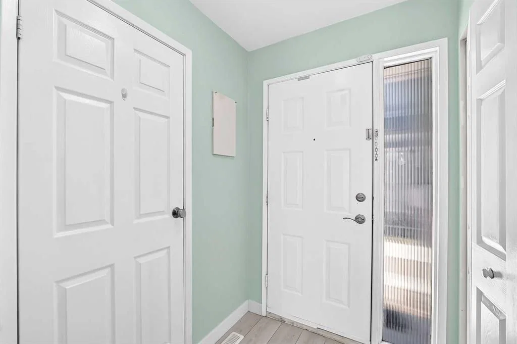 1, 208 Grier Terrace NE, Calgary — photo 4 of 50