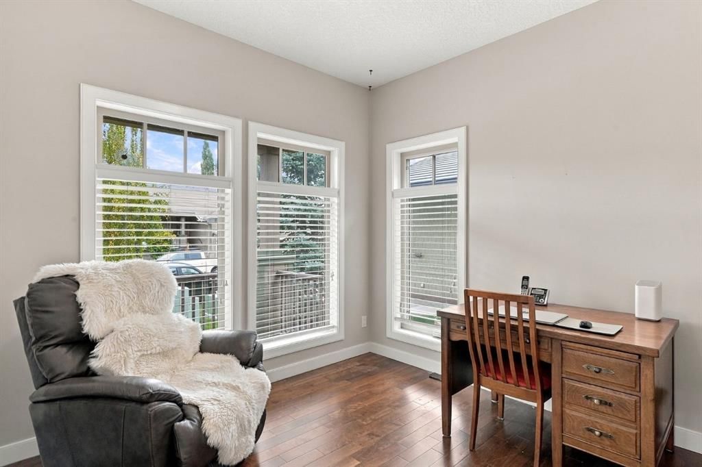 272 Bridle Estates Road SW, Calgary — photo 4 of 27
