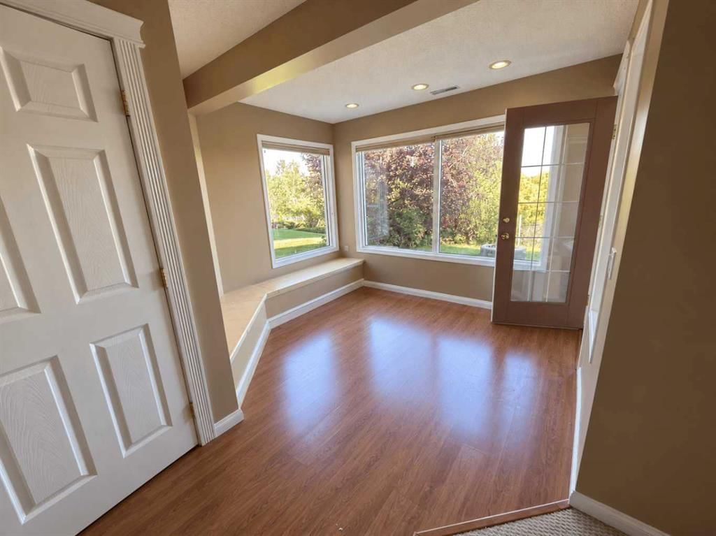 76 Valley Creek Crescent NW, Calgary — photo 2 of 42
