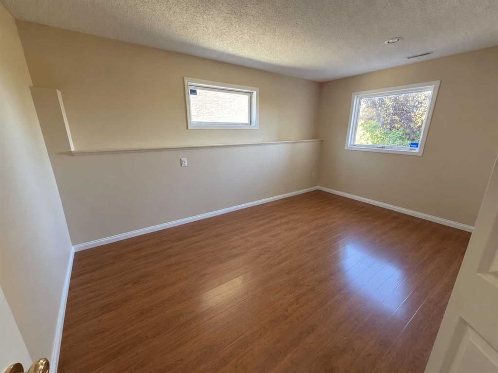 76 Valley Creek Crescent NW, Calgary — photo 3 of 42