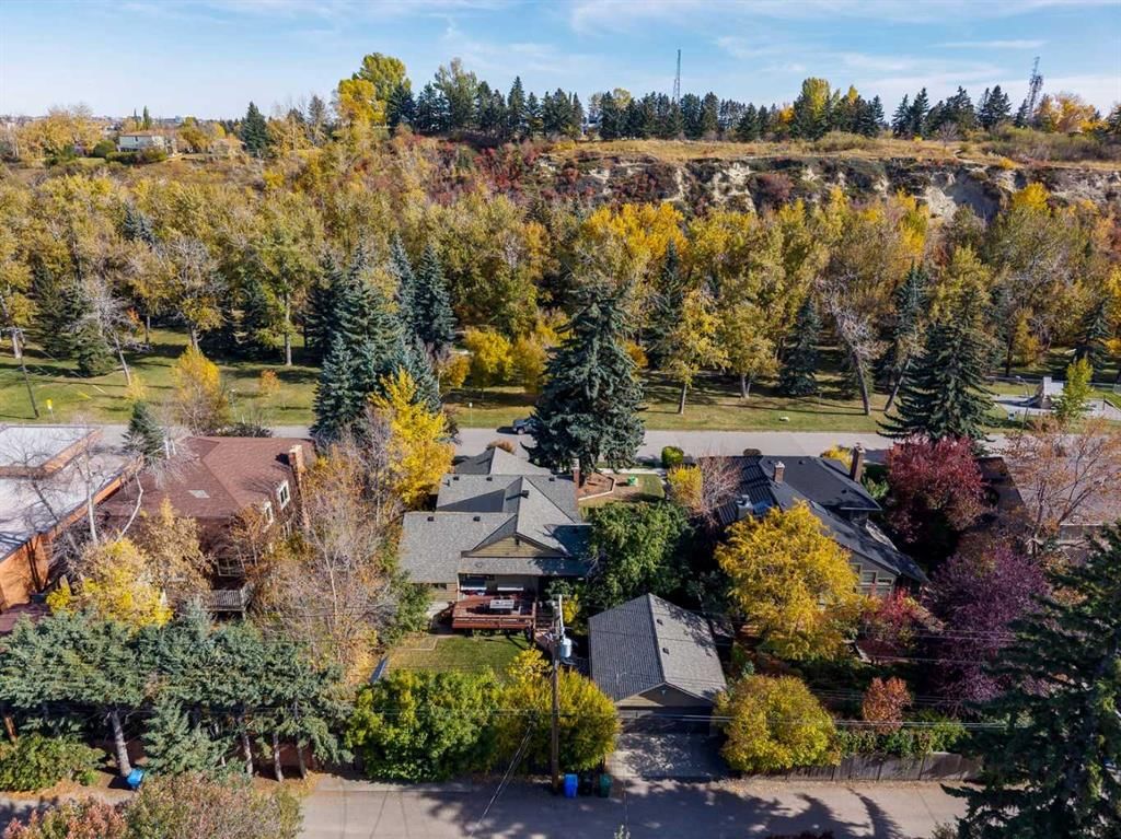 3025 Roxboro Glen Road SW, Calgary — photo 3 of 50