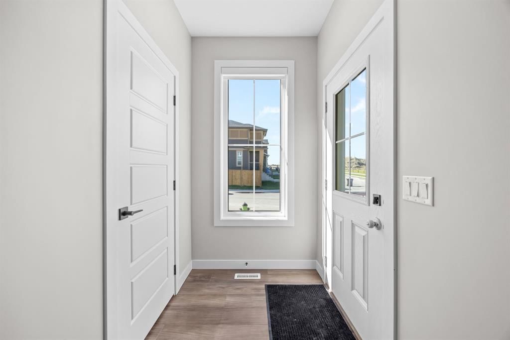 41 Ambleton Boulevard NW, Calgary — photo 4 of 43