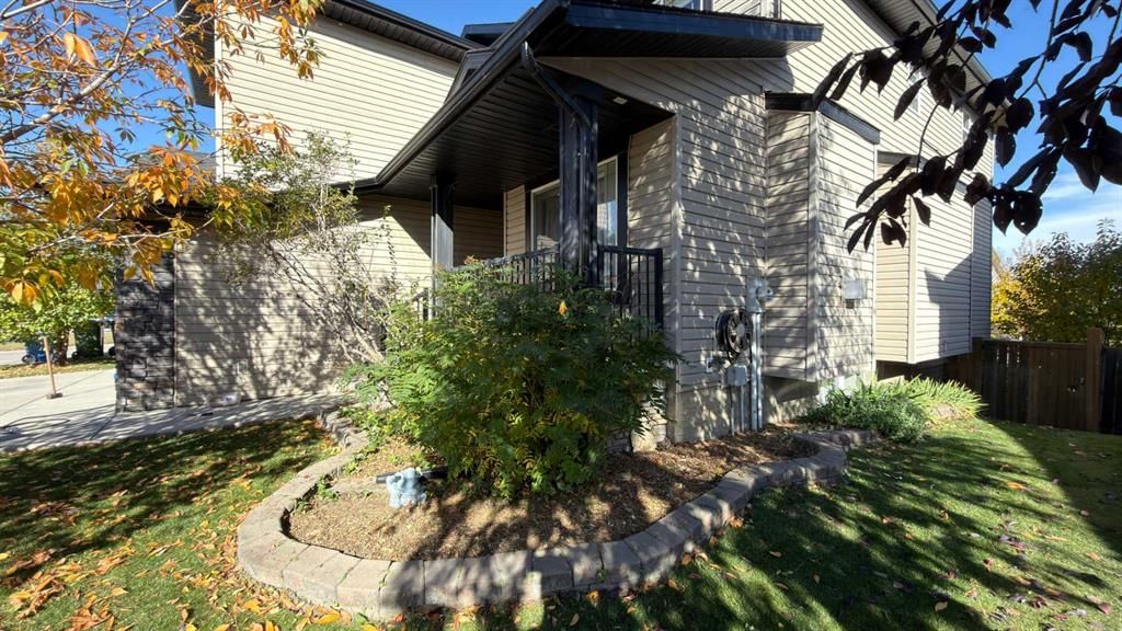 123 Hawkmere View, Chestermere — photo 2 of 48