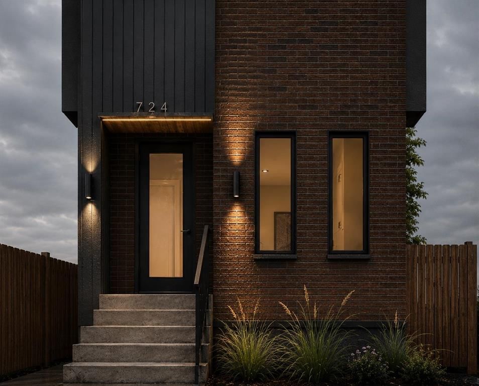 724 18 Avenue NW, Calgary — photo 2 of 36
