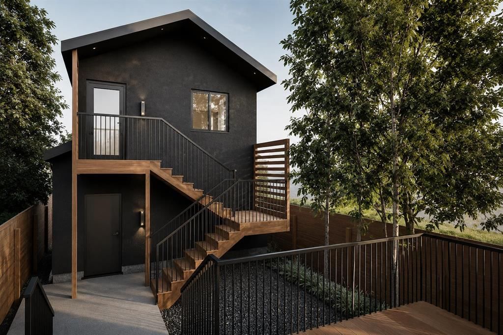 724 18 Avenue NW, Calgary — photo 4 of 36