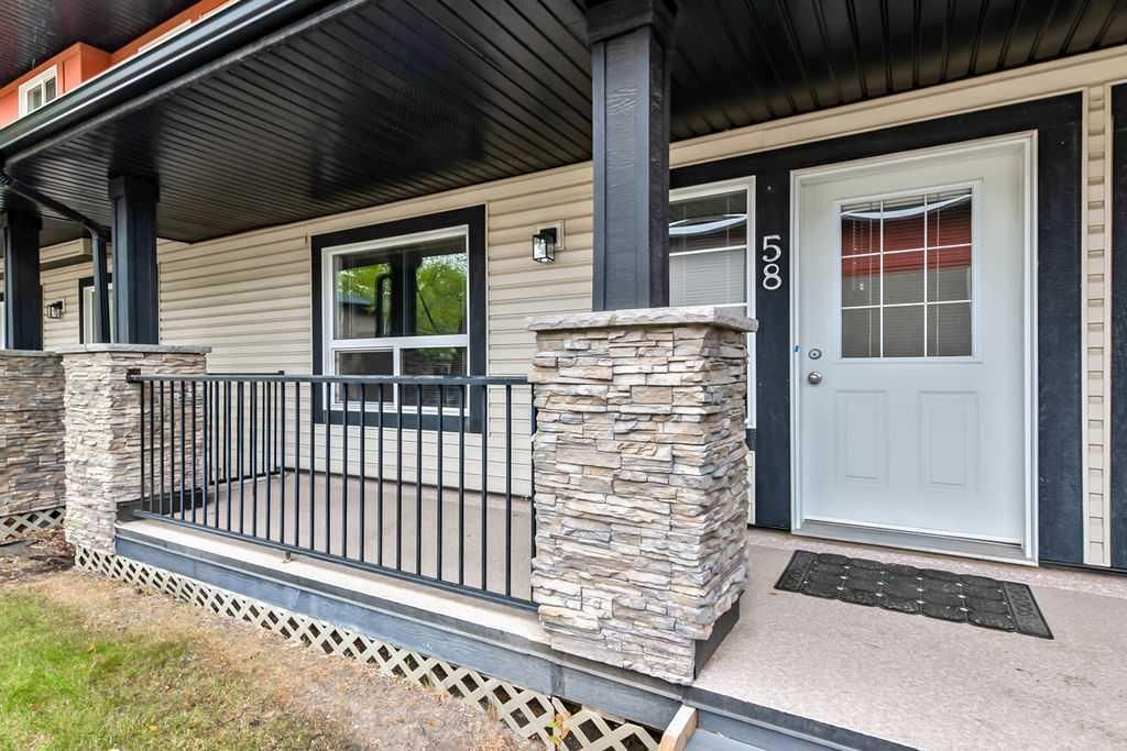 58 Eversyde Common SW, Calgary — photo 4 of 37