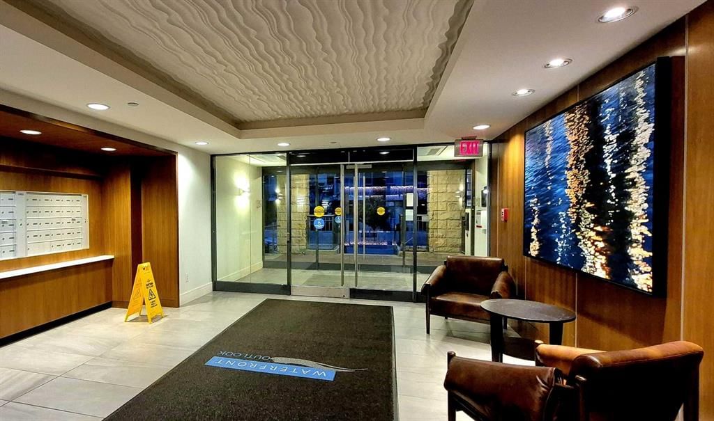 301, 51 Waterfront Mews SW, Calgary — photo 3 of 35