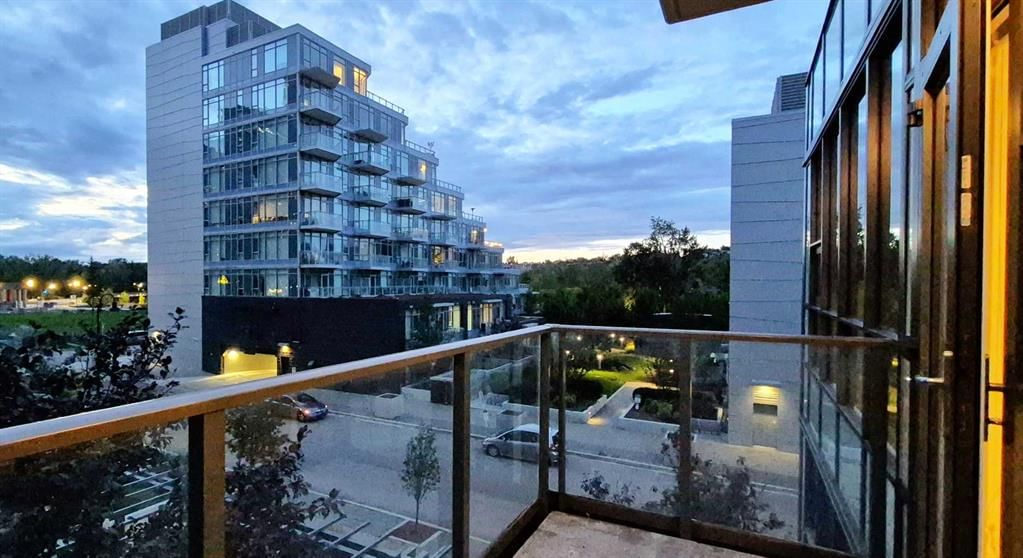 301, 51 Waterfront Mews SW, Calgary — photo 4 of 35
