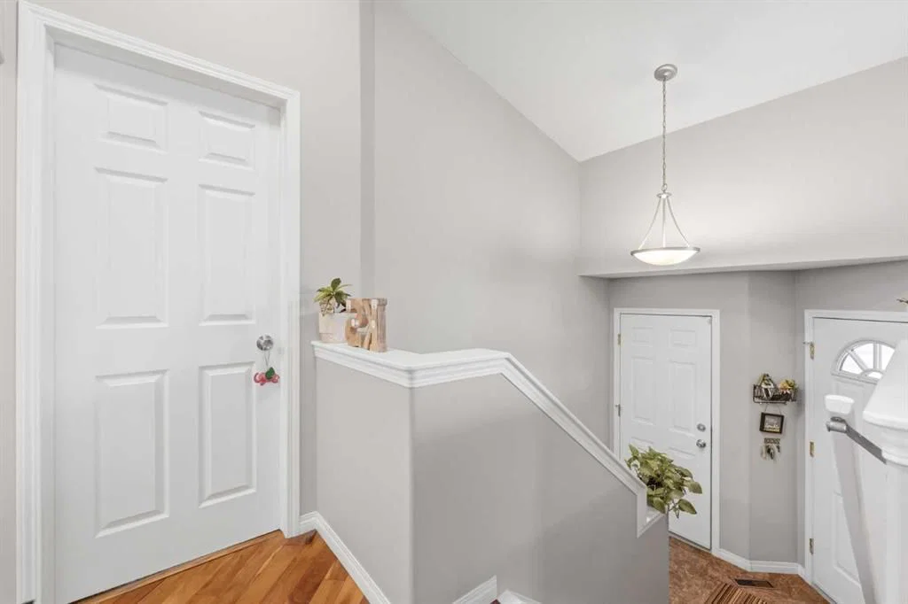 140 Millview Square SW, Calgary — photo 3 of 50