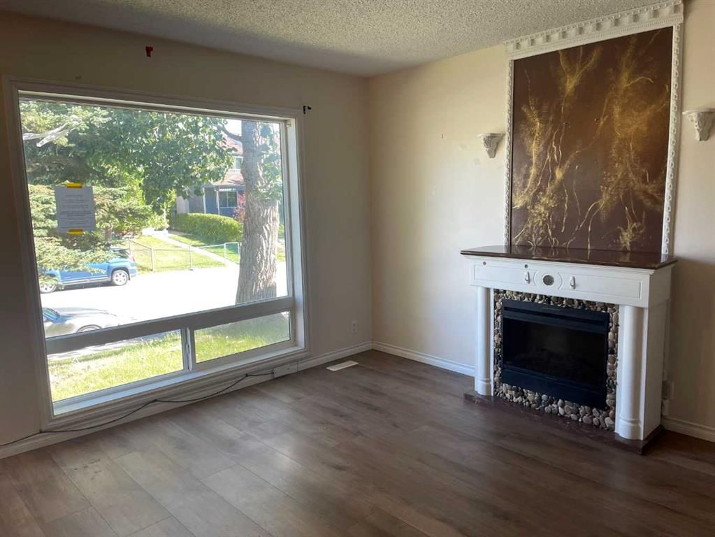 3315 56 Street NE, Calgary — photo 4 of 24