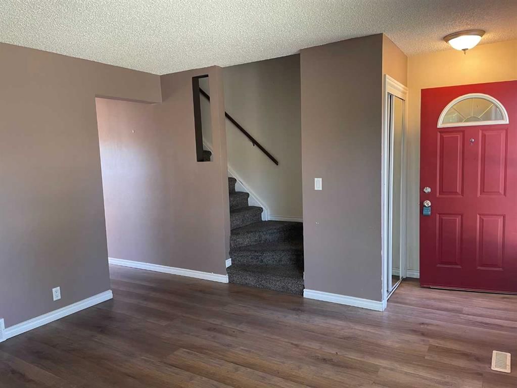 3315 56 Street NE, Calgary — photo 5 of 24
