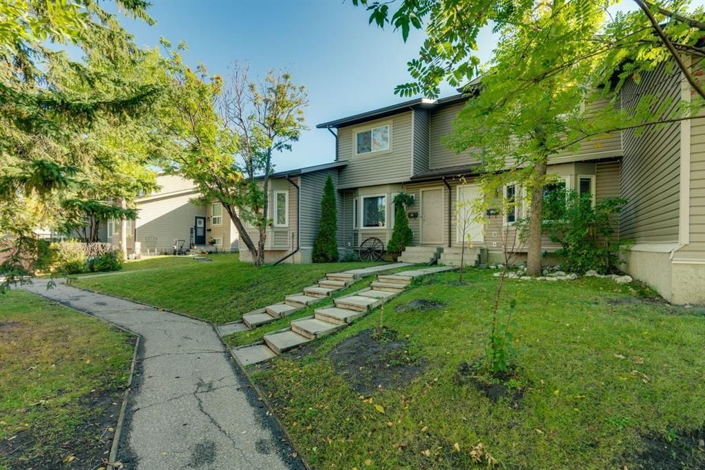 17 Falshire Terrace NE, Calgary — photo 2 of 39