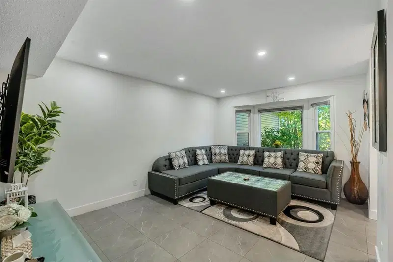 17 Falshire Terrace NE, Calgary — photo 5 of 39
