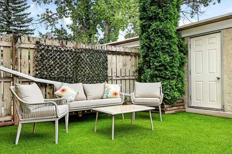 305, 11010 Bonaventure Drive SE, Calgary — photo 3 of 50