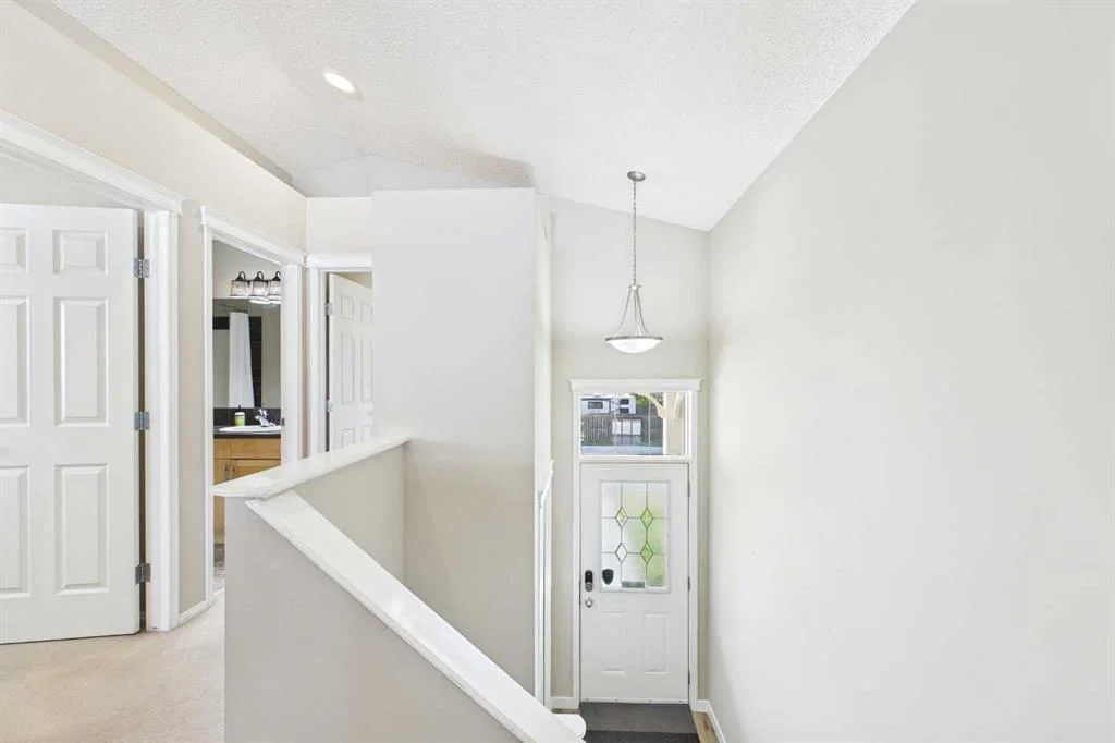 75 Everglen Road SW, Calgary — photo 2 of 40