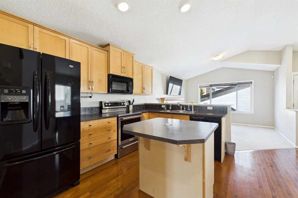 75 Everglen Road SW, Calgary — photo 4 of 40