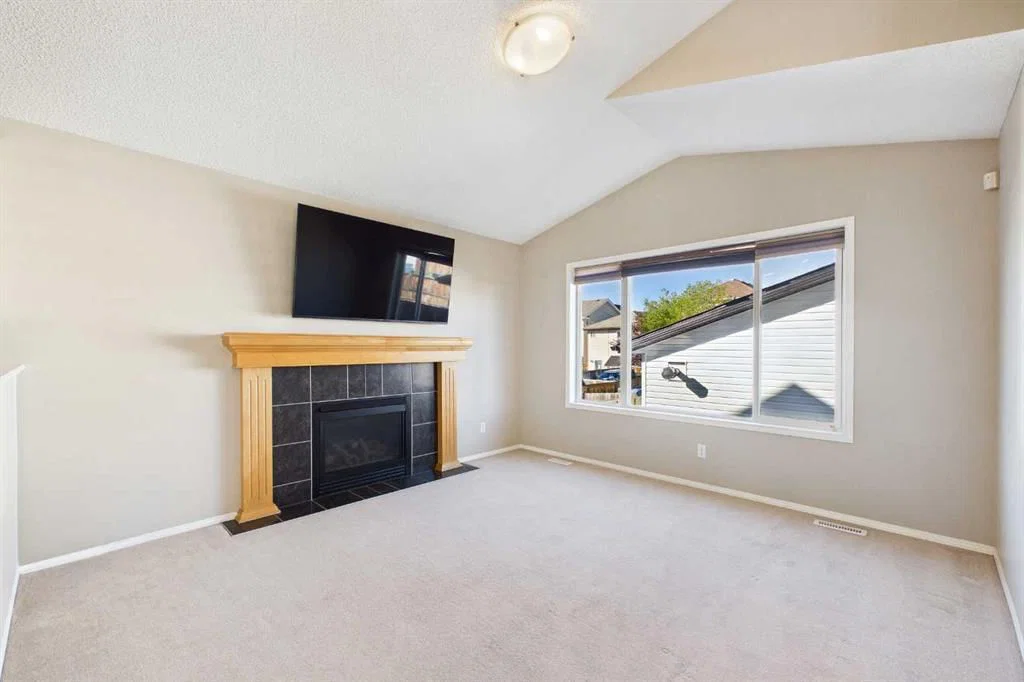 75 Everglen Road SW, Calgary — photo 5 of 40