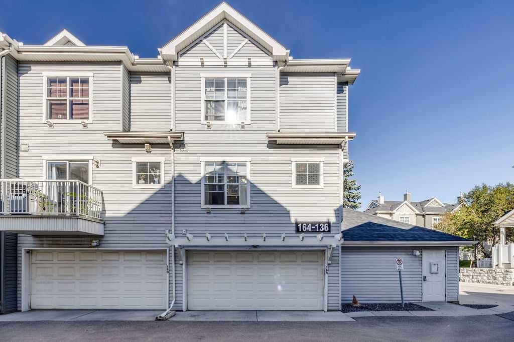 164 Elgin Gardens SE, Calgary — photo 2 of 28