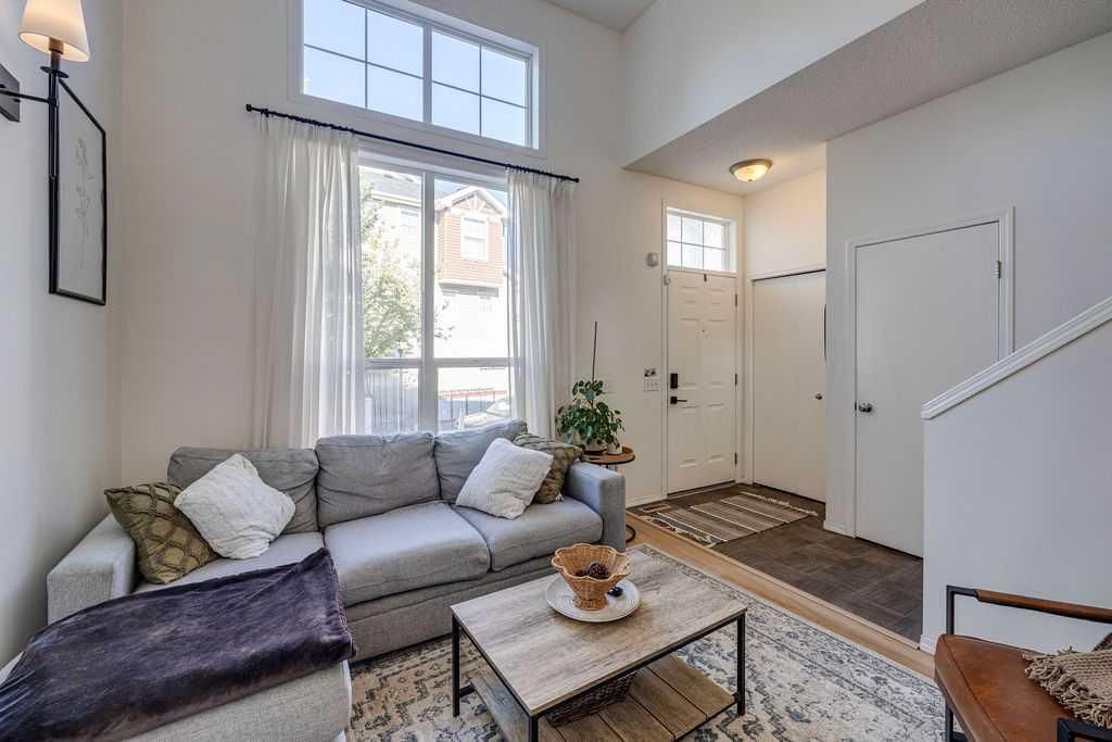 164 Elgin Gardens SE, Calgary — photo 5 of 28