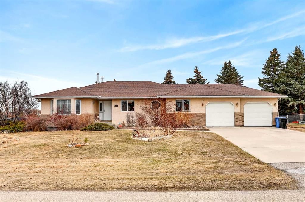 1124 Gleneagles Drive, Carstairs — photo 2 of 49