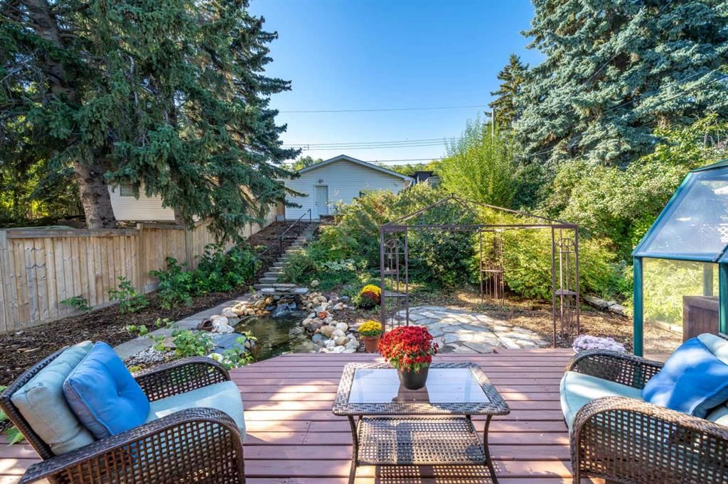 1323 University Drive NW, Calgary — photo 2 of 47