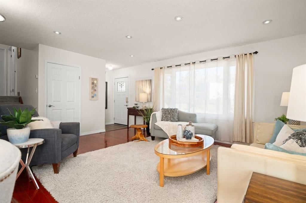 1323 University Drive NW, Calgary — photo 5 of 47